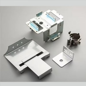 Προσαρμοσμένη υπηρεσία κατασκευής Μαύρη επίστρωση σκόνης Αλουμίνιο σφράγισης κάμψης διάτρησης εξαρτήματα διαμόρφωσης για καλάθι ώθησης γκολφ